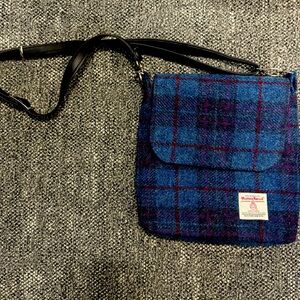 Navy checkered Scotland , Harris Tweed crossbody bag